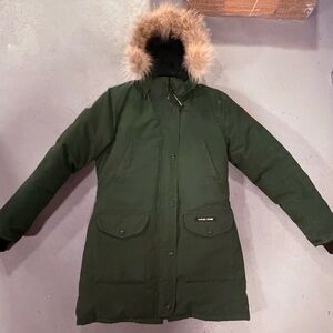 Canada Goose Women's Trillium Parka HD : SPRUCE, Size: L - Like New condition